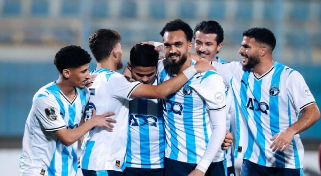 بيراميدز يفاضل بين علي ماهر